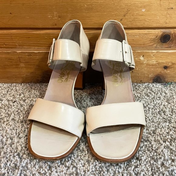 Salvatore Ferragamo 9B Open Toe Tan Buckle Heels - Picture 3 of 7